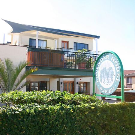 Lavender House Bed & Breakfast Entrance Bagian luar foto