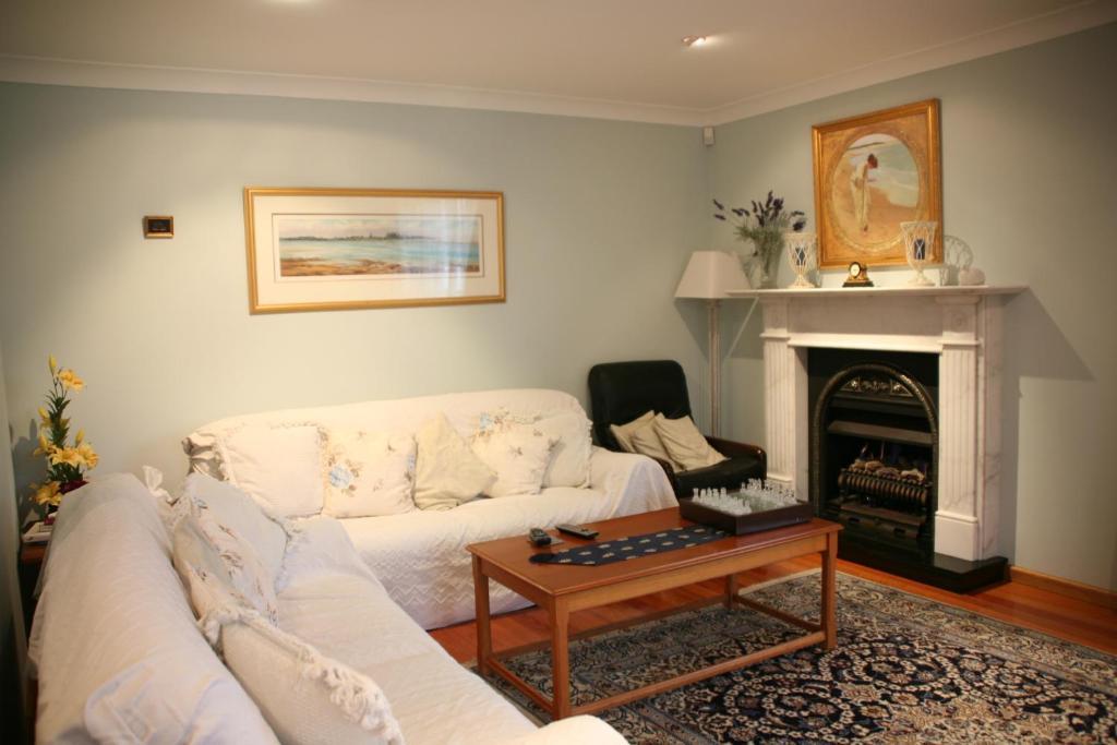 Lavender House Bed & Breakfast Entrance Bagian luar foto