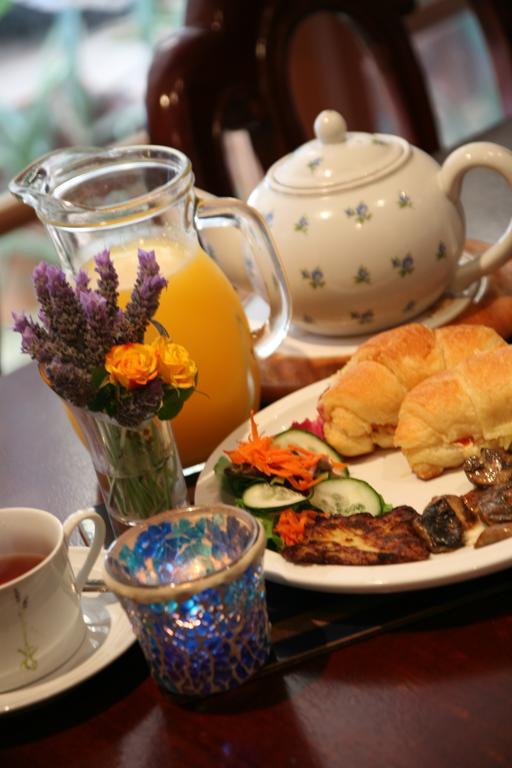 Lavender House Bed & Breakfast Entrance Bagian luar foto