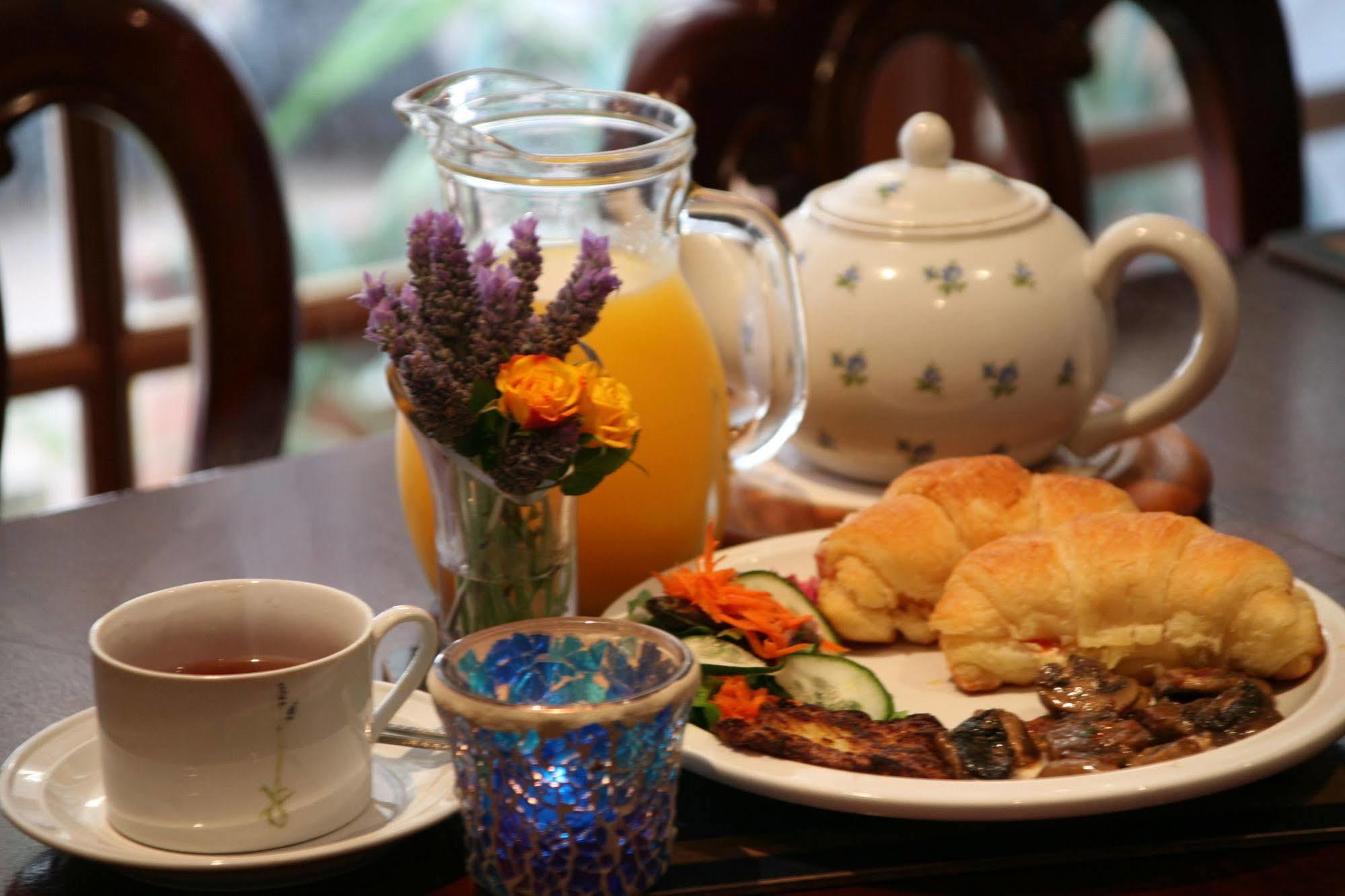 Lavender House Bed & Breakfast Entrance Bagian luar foto