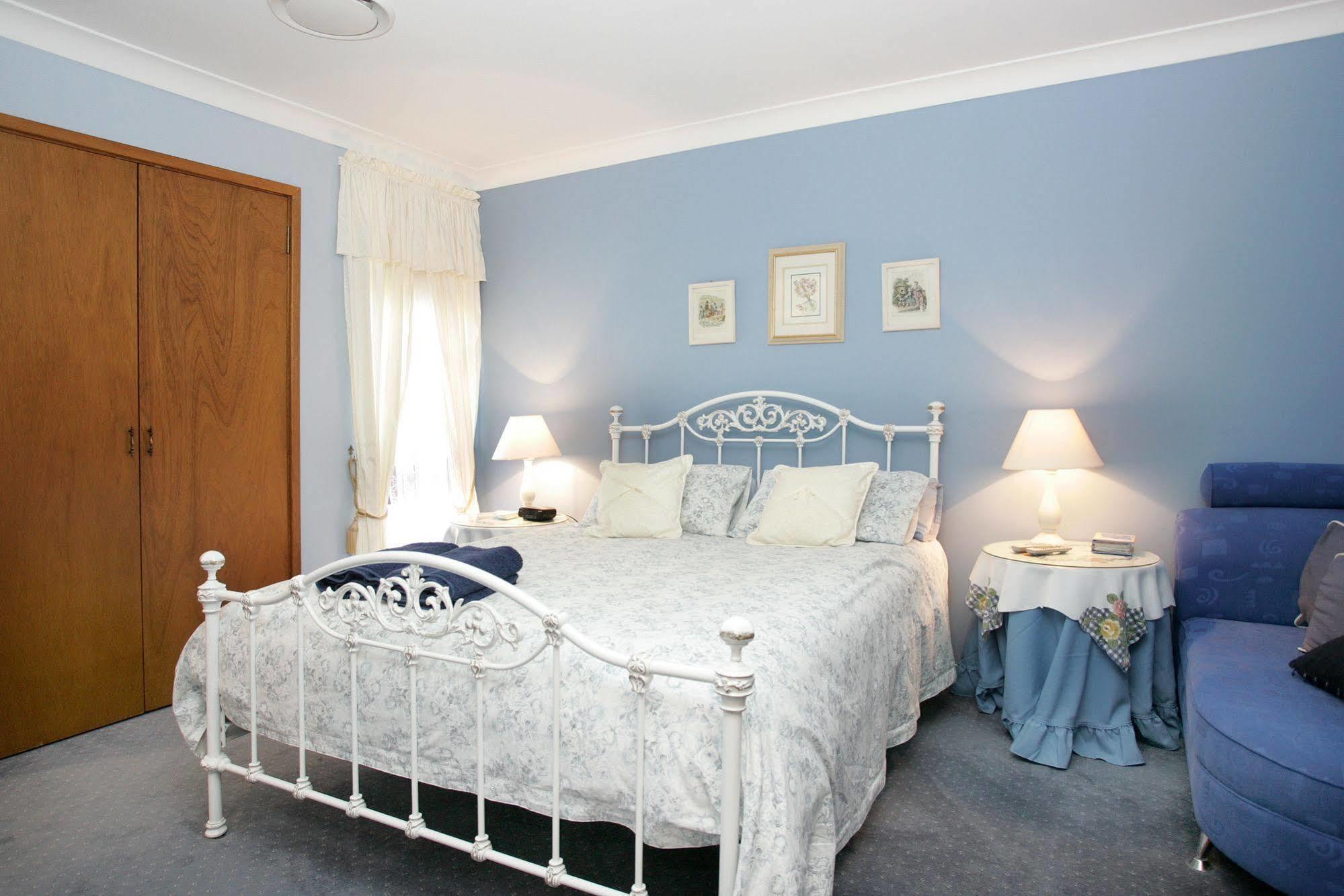 Lavender House Bed & Breakfast Entrance Bagian luar foto