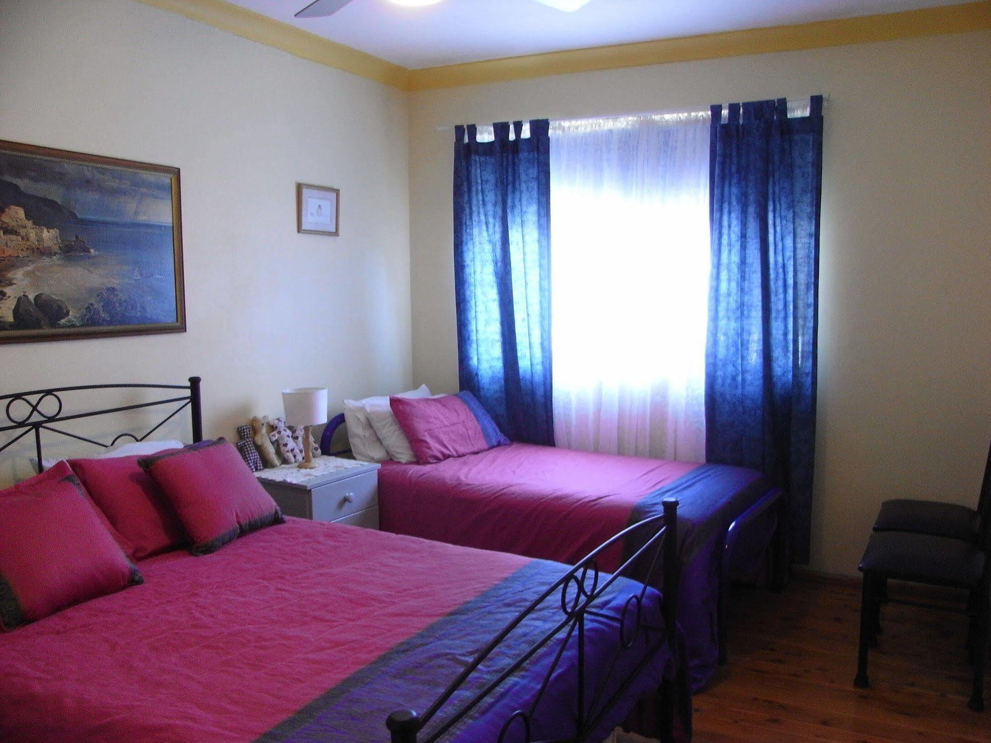Lavender House Bed & Breakfast Entrance Bagian luar foto
