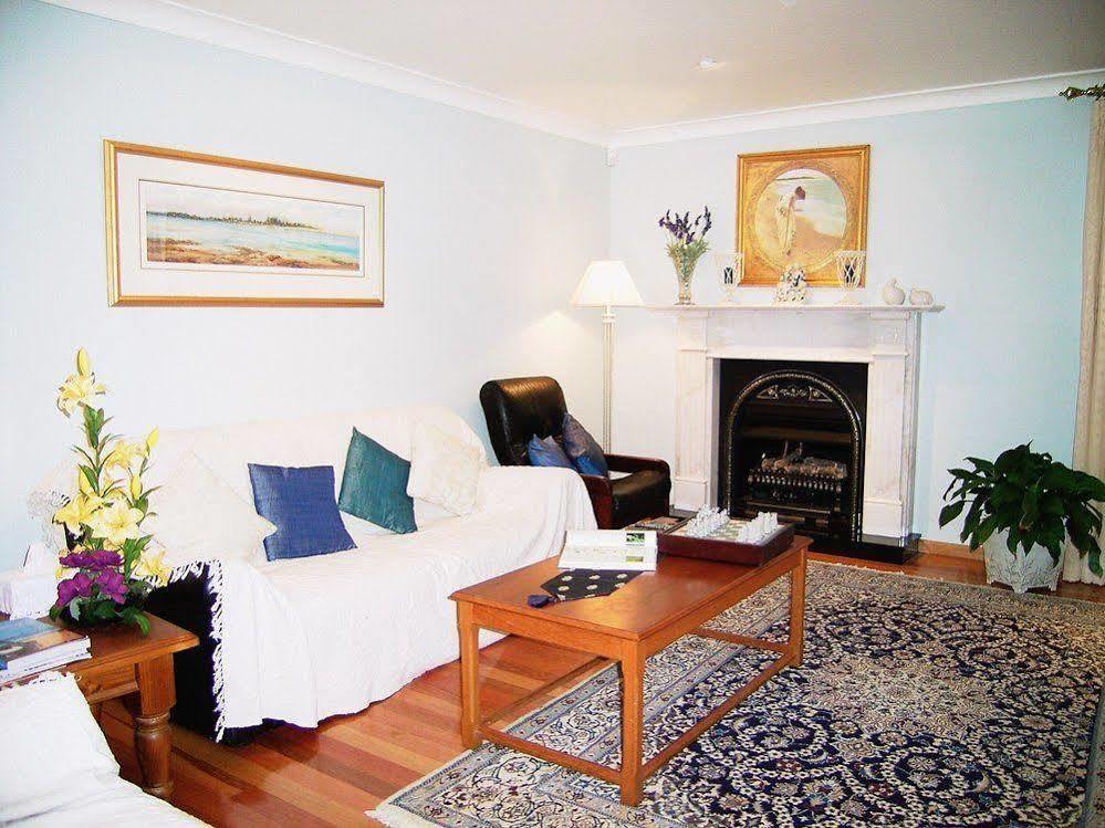 Lavender House Bed & Breakfast Entrance Bagian luar foto